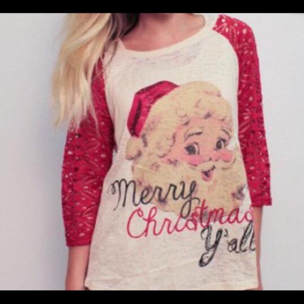 Merry Christmas y’all with lace sleeves